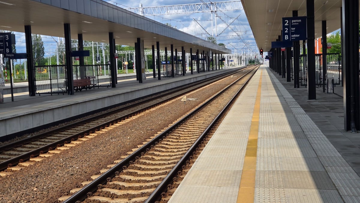 Oświęcim train tracks and finally some sun