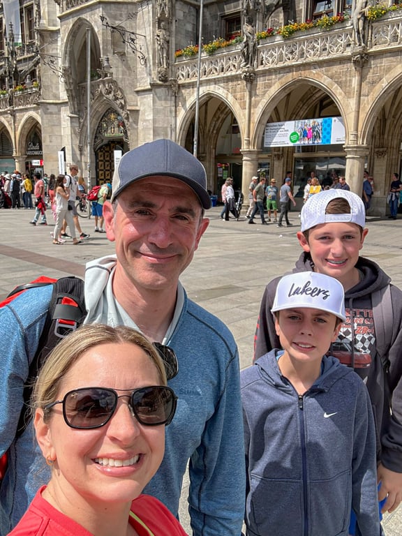 Family selfie in Marienplatz