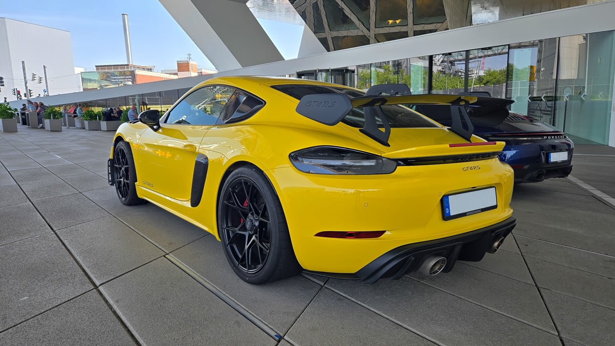 Porsche 718 Cayman GT4RS