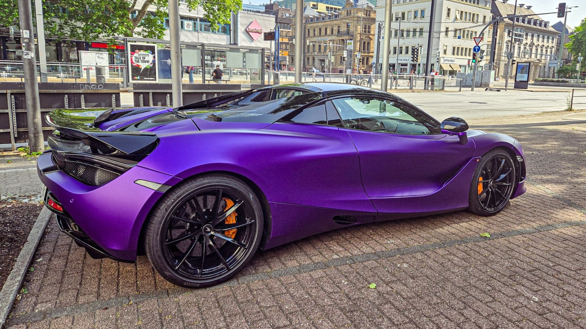 McLaren parked outside hotel